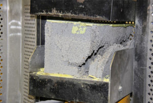 Contrôle résistance blocs béton