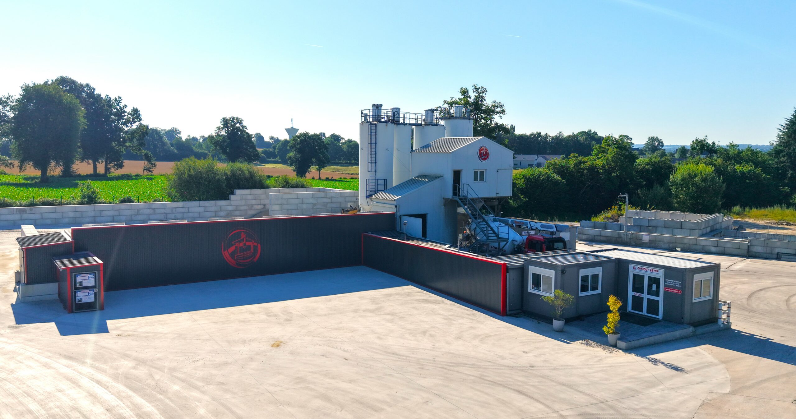 Centrale de béton prêt à l'emploi BPE GUIBOUT BETON à Messei Agence GUIBOUT BETON BPE